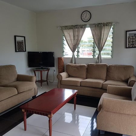 Malau Lodge Nuku'alofa Extérieur photo