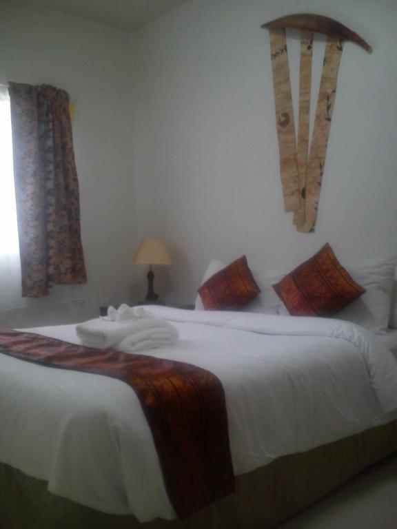 Malau Lodge Nuku'alofa Extérieur photo