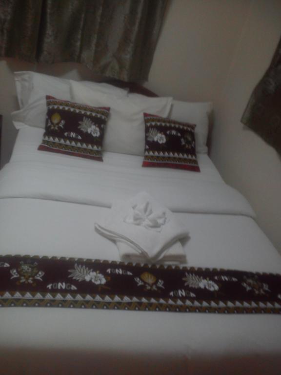 Malau Lodge Nuku'alofa Extérieur photo