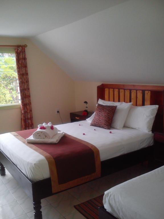 Malau Lodge Nuku'alofa Extérieur photo