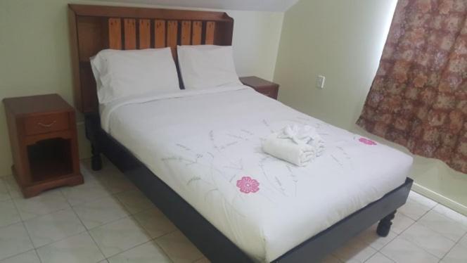 Malau Lodge Nuku'alofa Extérieur photo