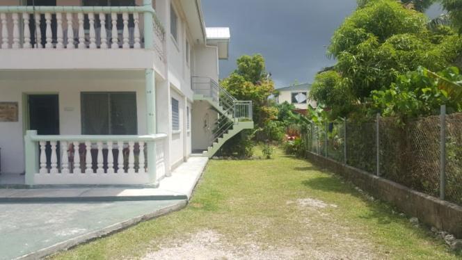 Malau Lodge Nuku'alofa Extérieur photo