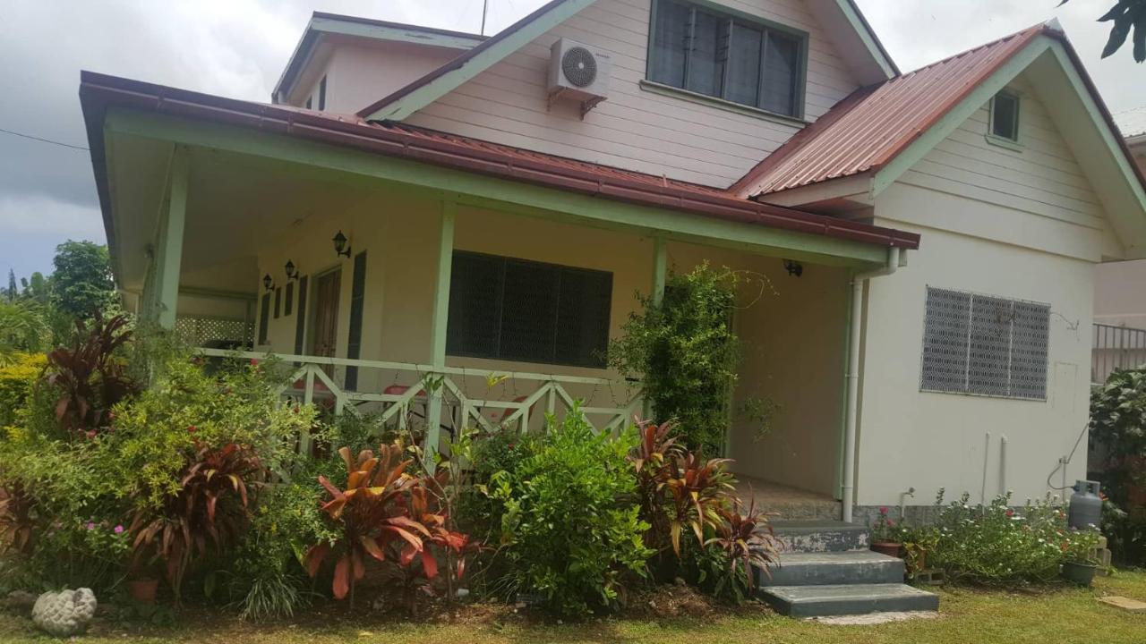 Malau Lodge Nuku'alofa Extérieur photo