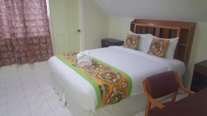 Malau Lodge Nuku'alofa Extérieur photo