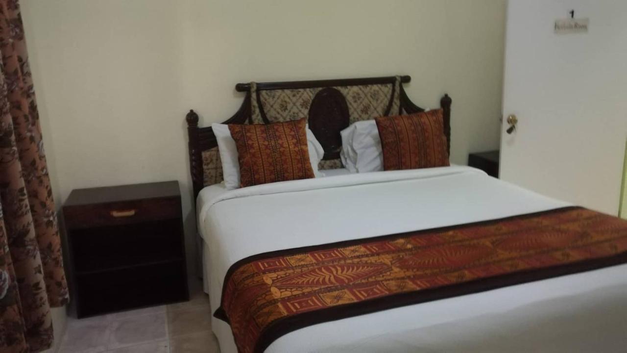Malau Lodge Nuku'alofa Extérieur photo