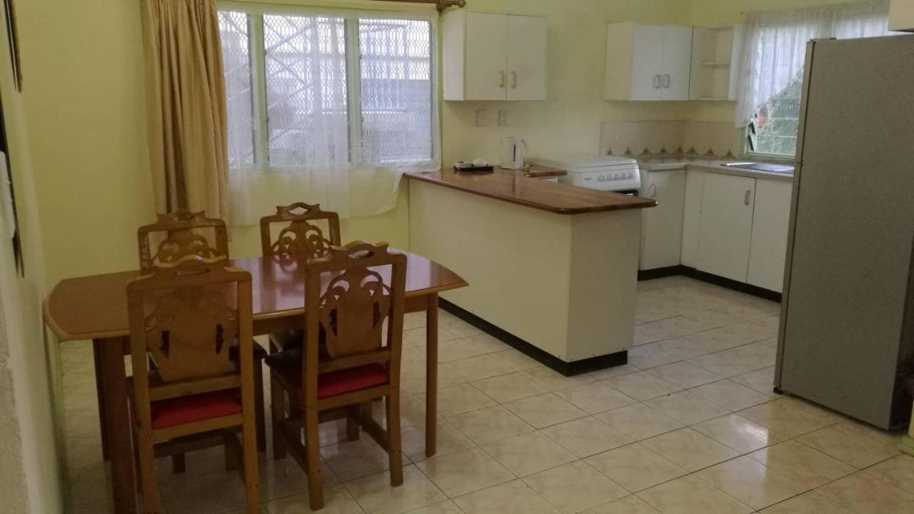 Malau Lodge Nuku'alofa Extérieur photo