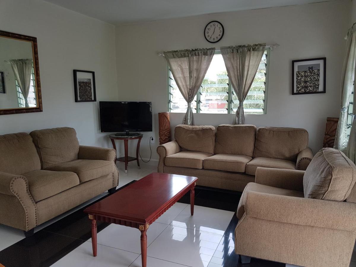 Malau Lodge Nuku'alofa Extérieur photo